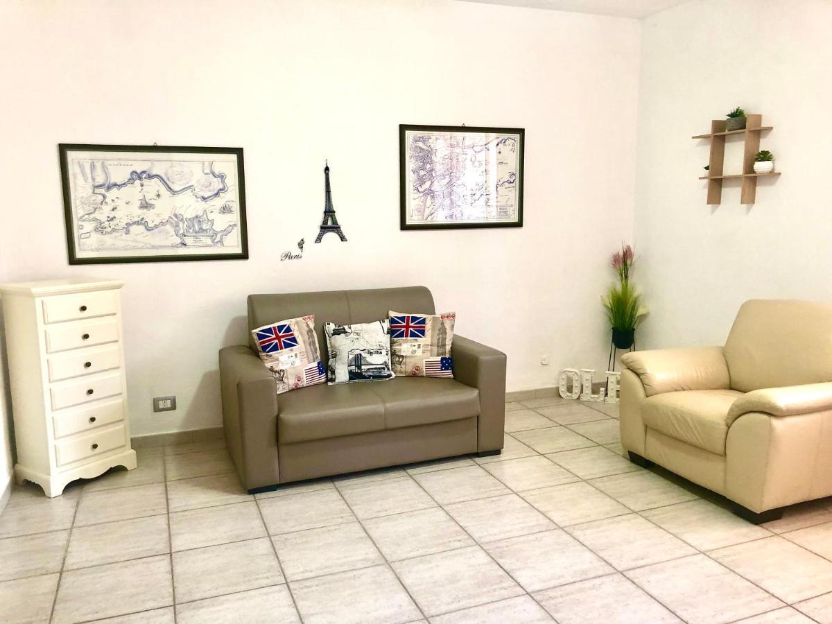 La Maison De Famille Appartamento Indipendente Con Cucina E Lavatrice オルビア エクステリア 写真