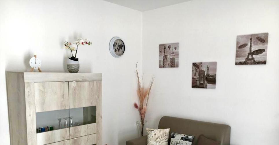 La Maison De Famille Appartamento Indipendente Con Cucina E Lavatrice オルビア エクステリア 写真